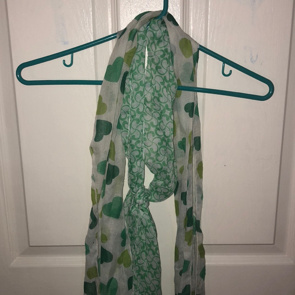 2 green scarfs